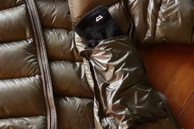 マウンテンイクイップメント ダウンジャケット ポケット