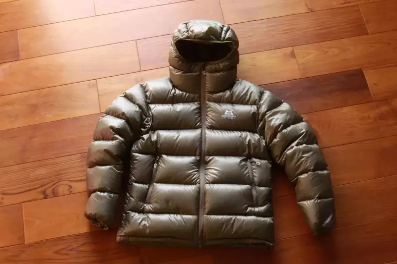 マウンテンイクイップメント ダウンジャケット