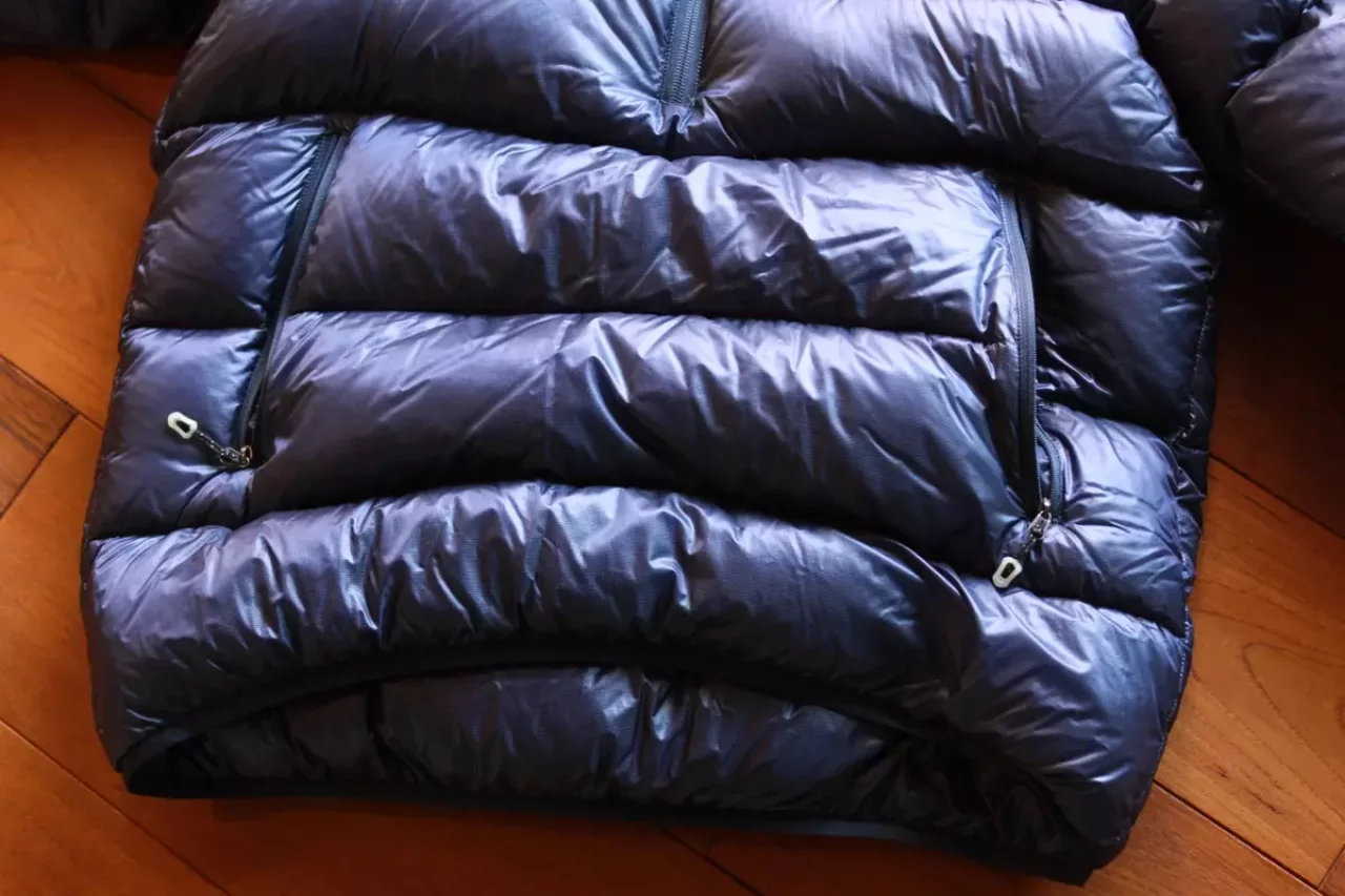 マウンテンイクイップメント ダウンセーター ポケット