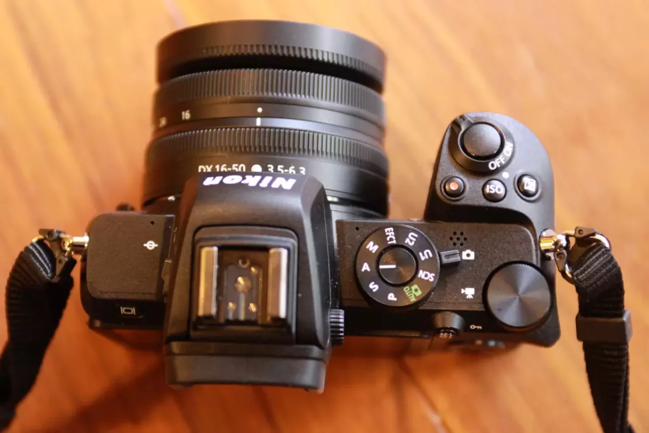 Nikon Z 50 登山 コンパクト 軽量