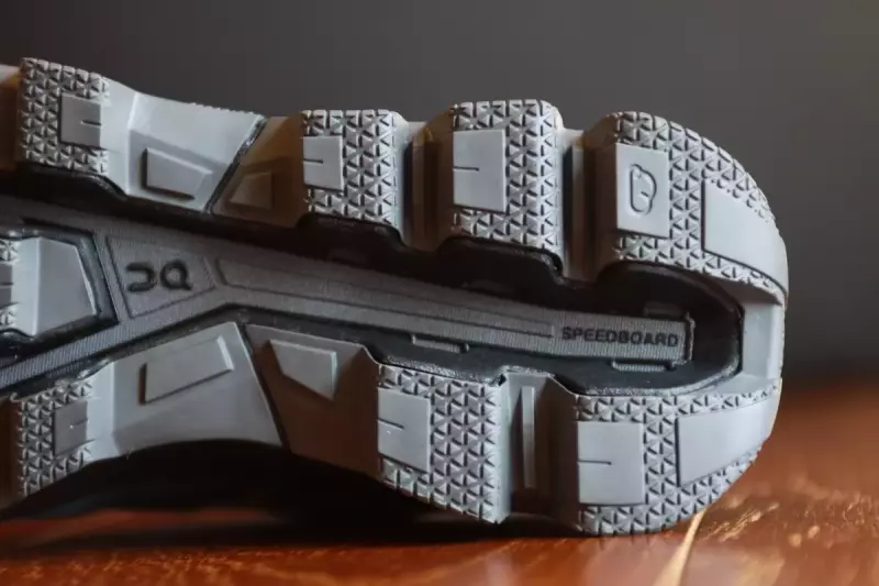 On クラウドベンチャー グリップ