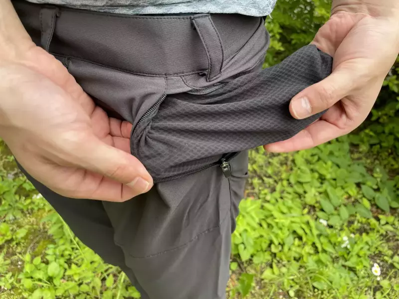 優れた通気性は生地とポケットにあり