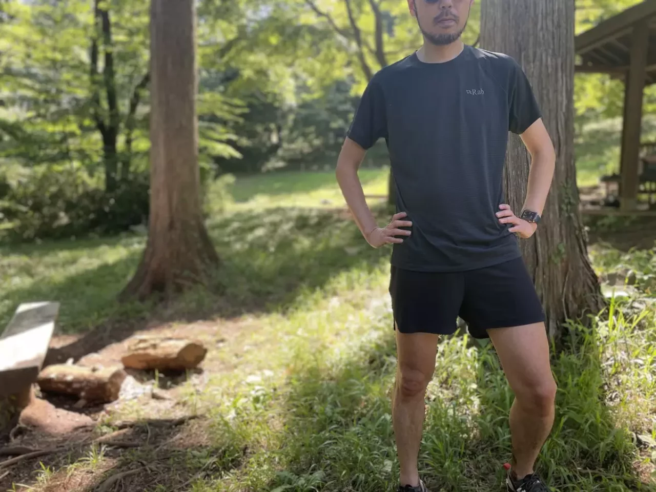 【レビュー】真夏日のトレイルランを涼しく軽快に楽しむ−Rab『Talus ウルトラショーツ』