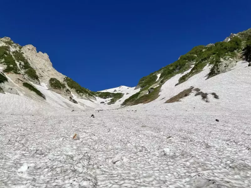 白馬大雪渓を歩く際の注意点