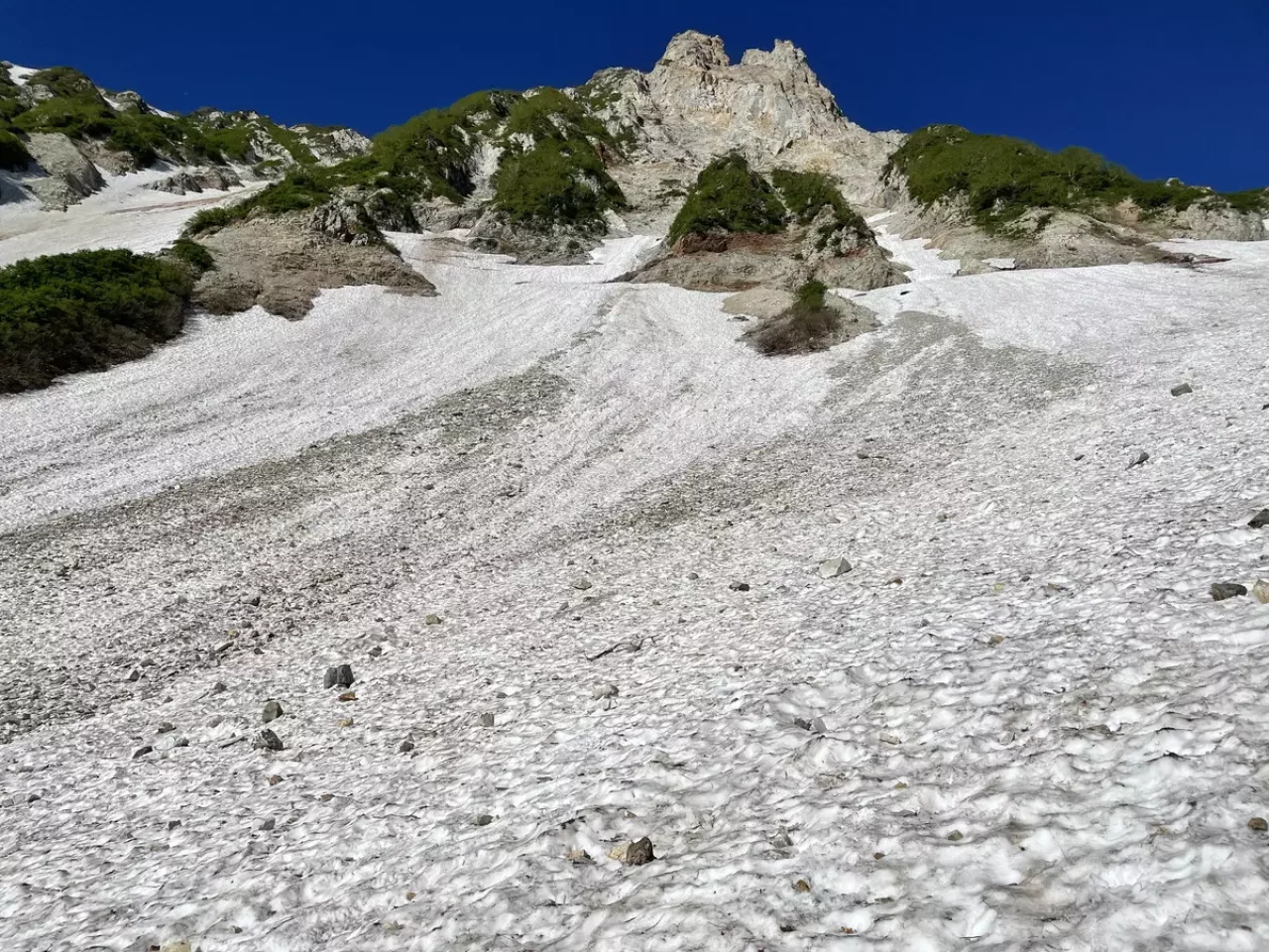 白馬大雪渓を歩く際の注意点