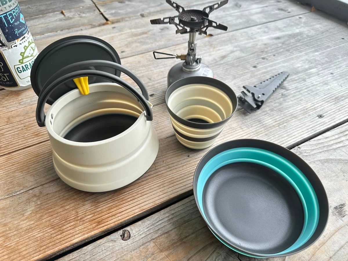 ユニークなクッキングセットで登山を有意義に!「フロンティアULケトルクック3点セット」