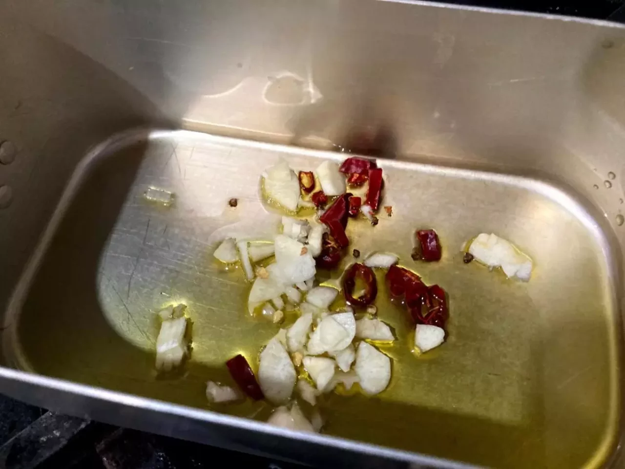 オリーブオイルに香りを付ける