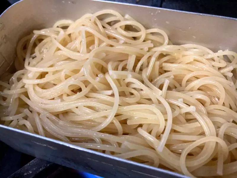 パスタがくっつかないようにする
