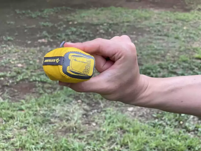 シートゥサミット ウルトラシルナノデイパック 超コンパクトになるアタックザック