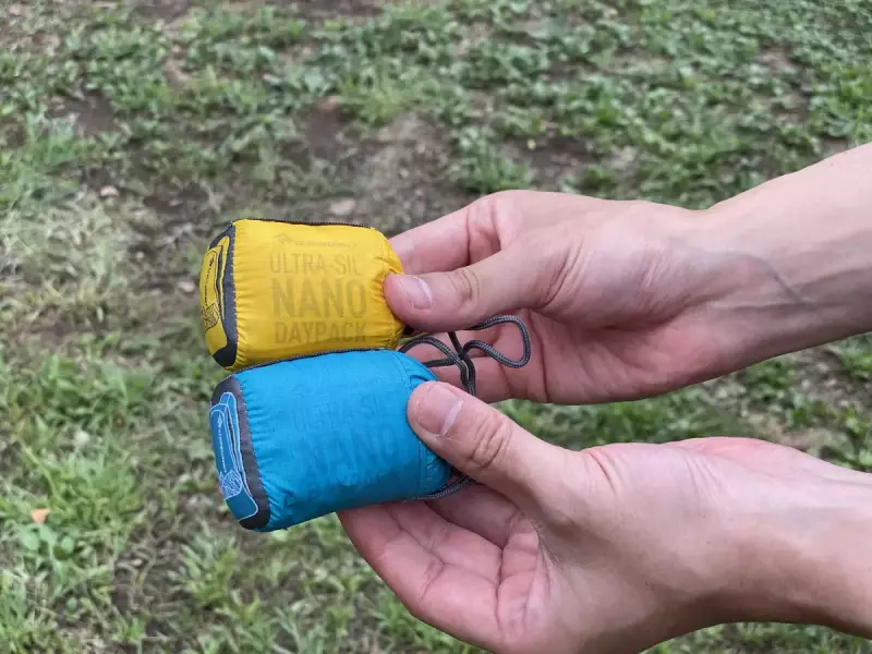 シートゥサミット ウルトラシルナノデイパック 超コンパクトになるアタックザック