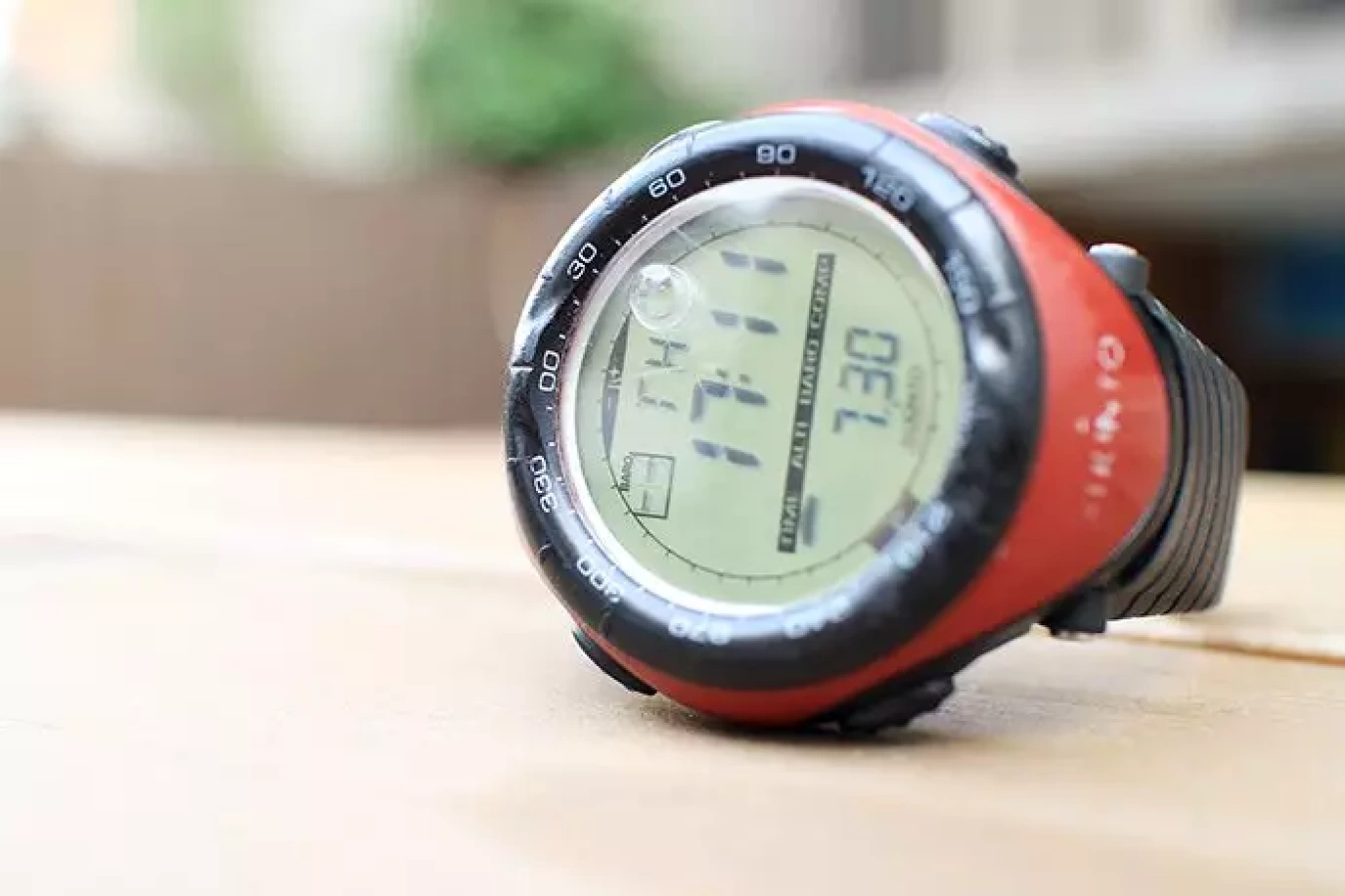 スントベクター 時計と共に山を楽しむ