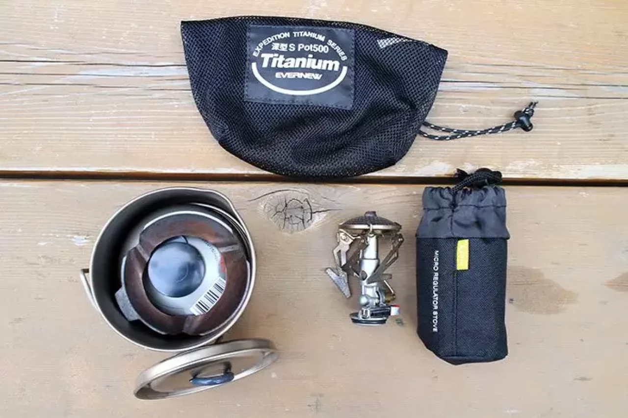 SOTOマイクロレギュレーターストーブとエバニューのチタン製コッヘル