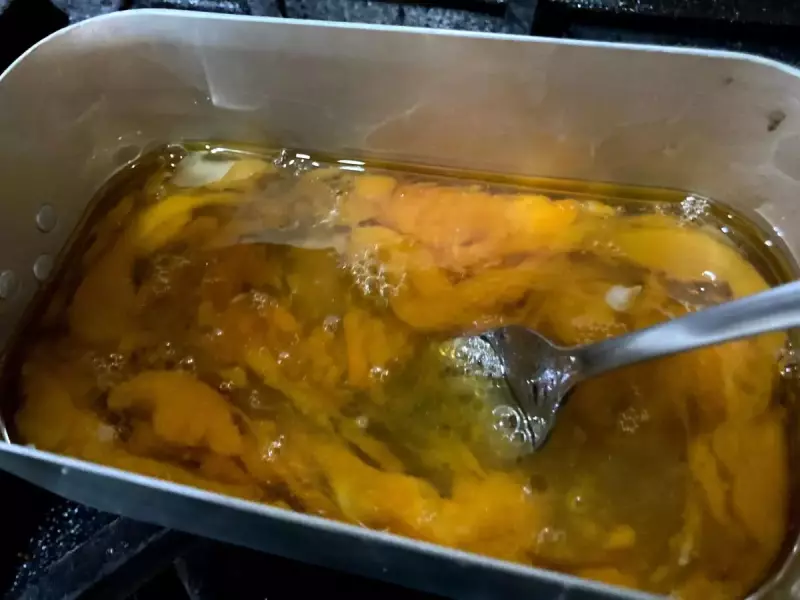 フォークでよくかき混ぜる