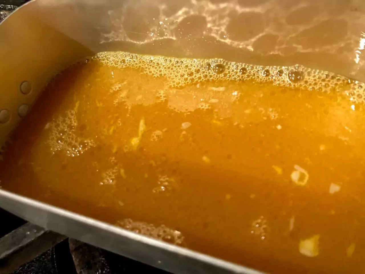 黄身と白身をよく混ぜる