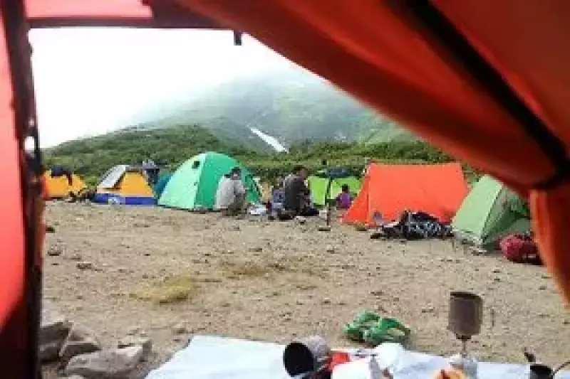 切合小屋のテント場