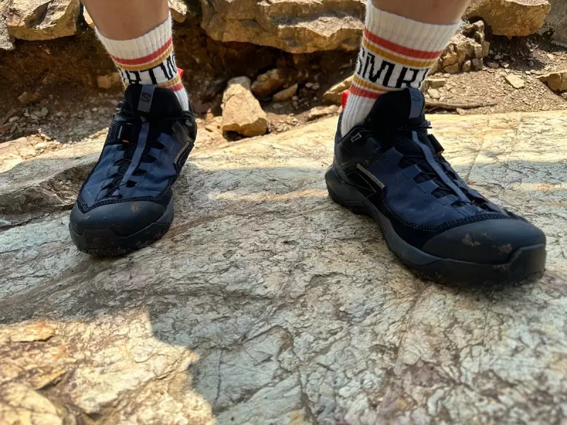 サロモンの大人気シリーズ「X ULTRA」の新作「X ULTRA ALPINE GORE-TEX」をレビュー!歩きやすさとグリップ力に特徴あり!|登山靴|登山靴・シューズ|登山ギア|山のモノ|登山・トレラン・山スキーマガジン「山旅旅」