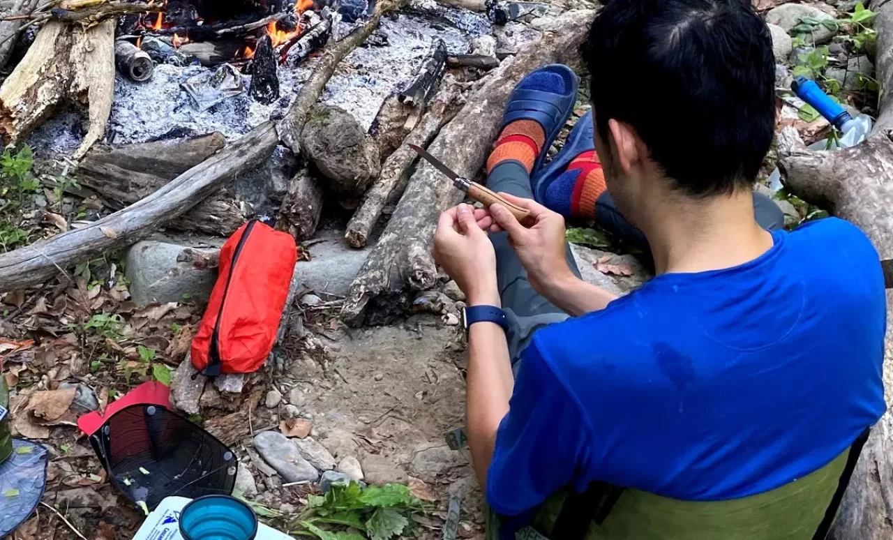 ソックスを履いたまま履くことができるリカバリーサンダル