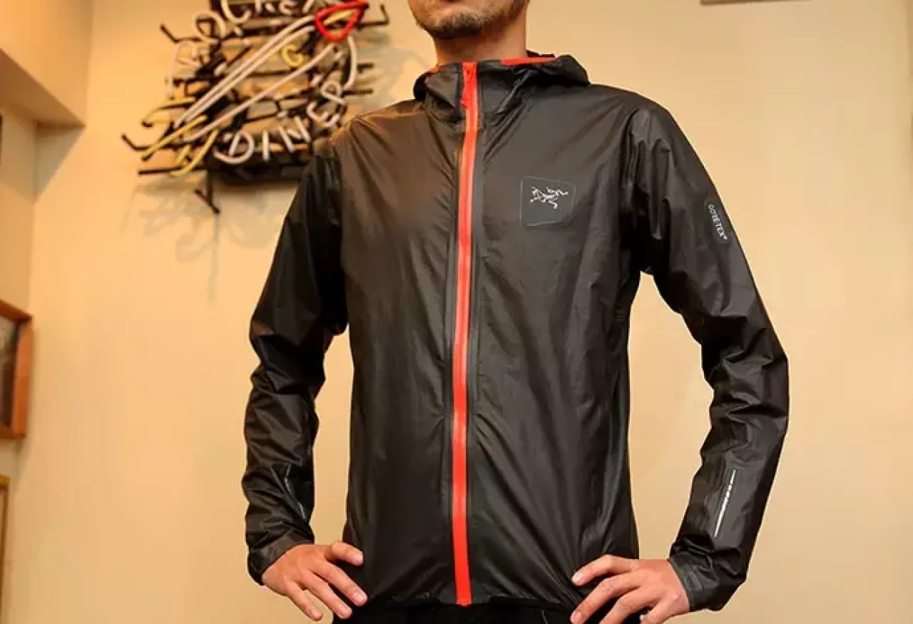 アークテリクス ノーバンSLフーディー