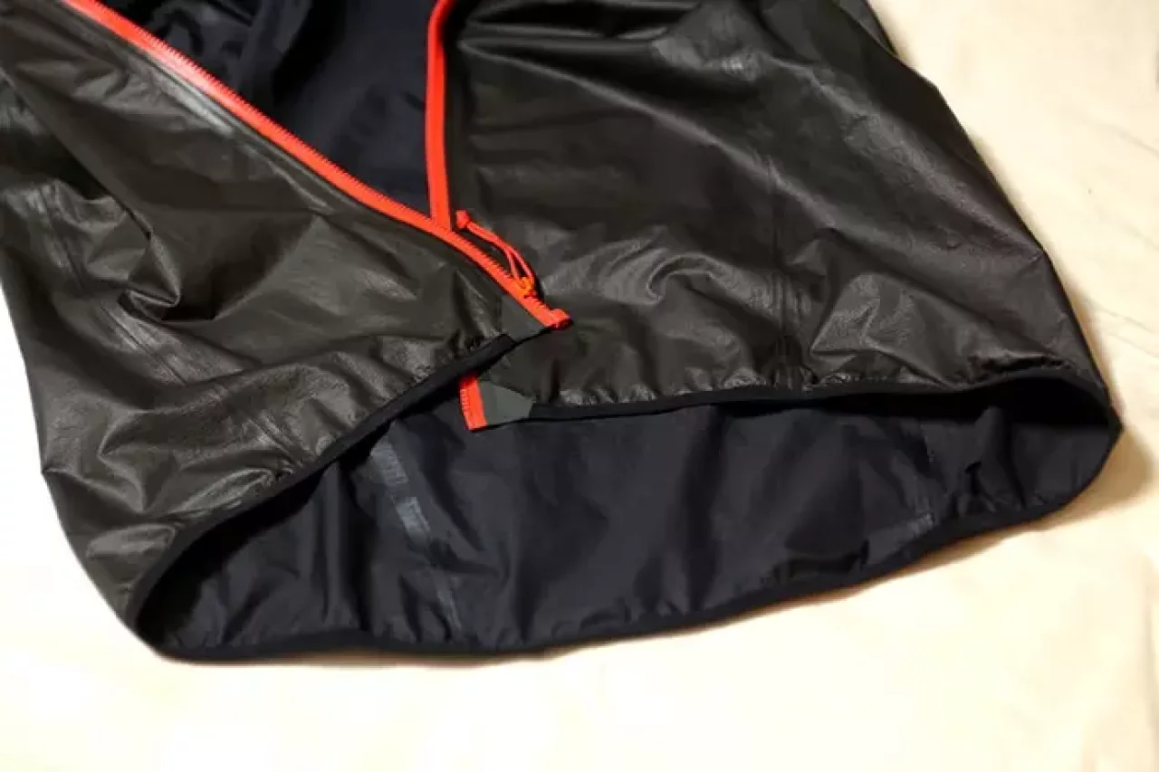 アークテリクス ノーバンSLフーディー