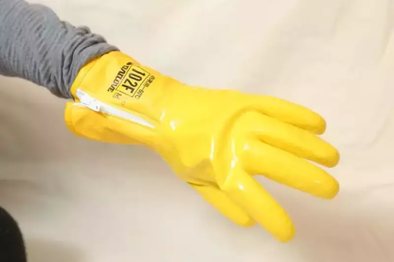 防寒用手袋ダイローブ102F