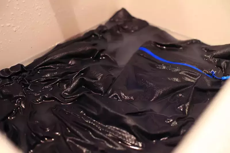 ウェアの撥水剤をウエアに付着