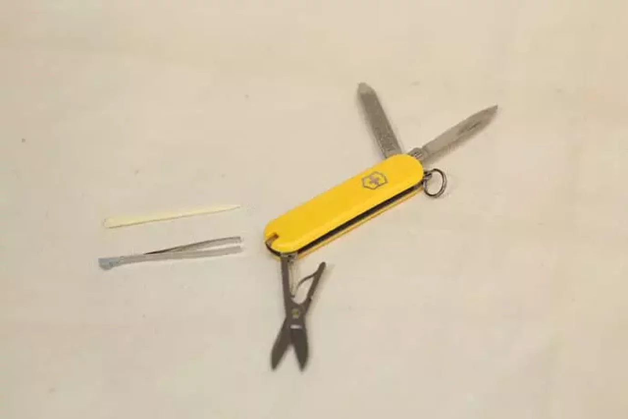 登山用ファーストエイド「ビクトリノックス クラッシック」