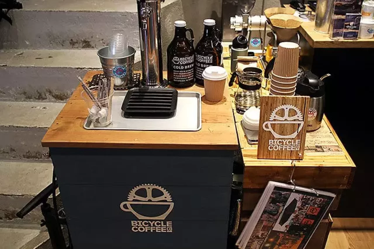 アークテリクス東京銀座の店内