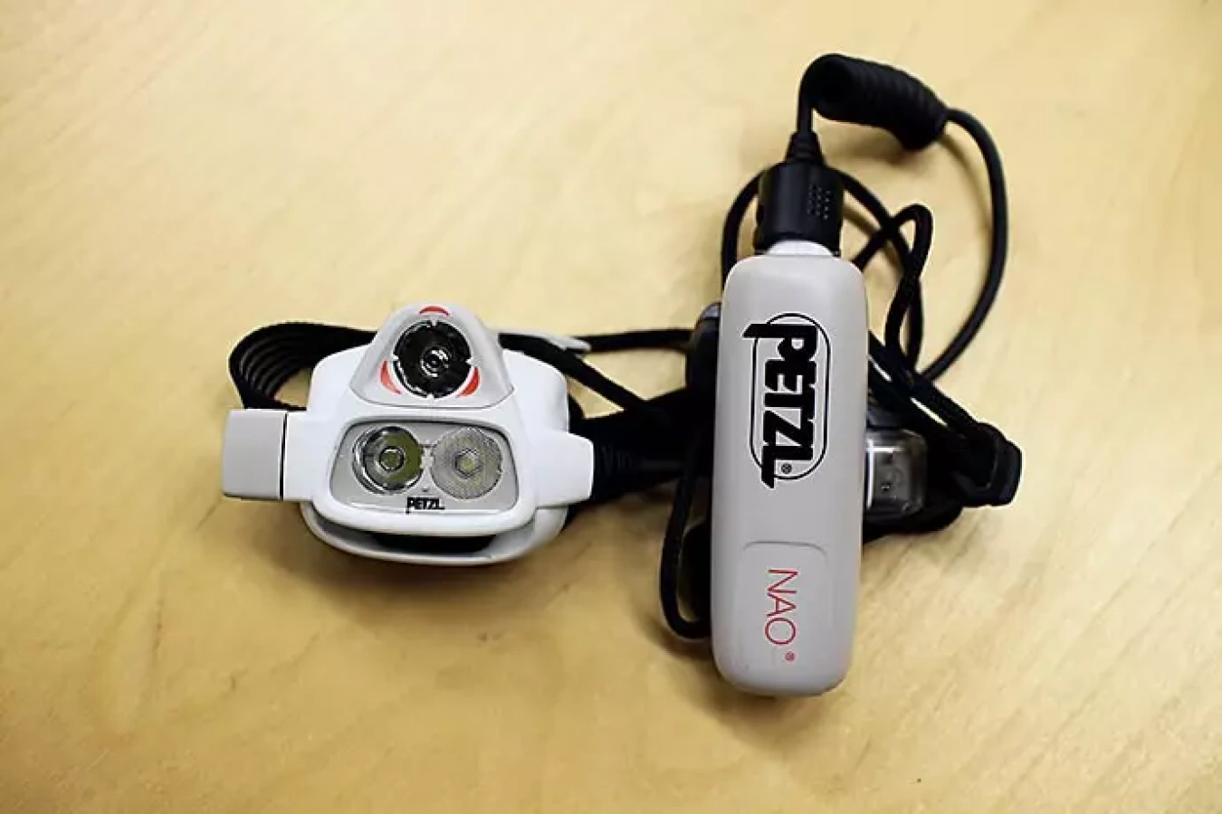 PETZL(ペツル)NAO 明るさ抜群のヘッドライト