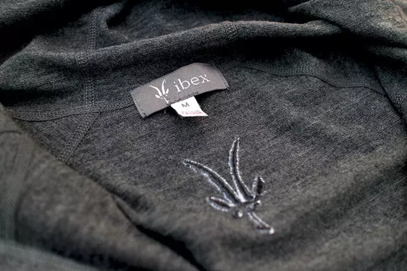 ibex(アイベックス)フーデットインディ メリノウールの良さを実感できるベースレイヤー