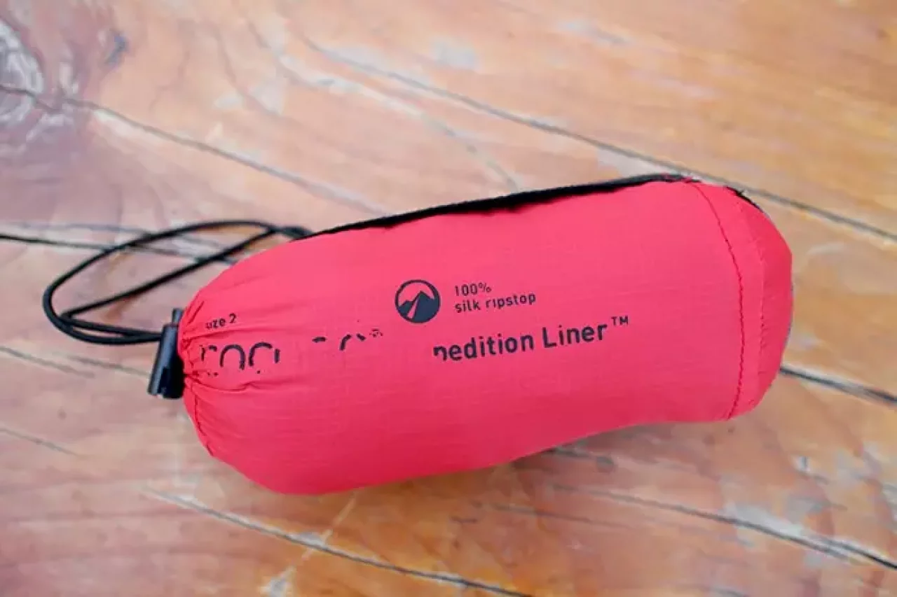 燕岳 テント泊 おすすめアイテム コクーン マミーライナー