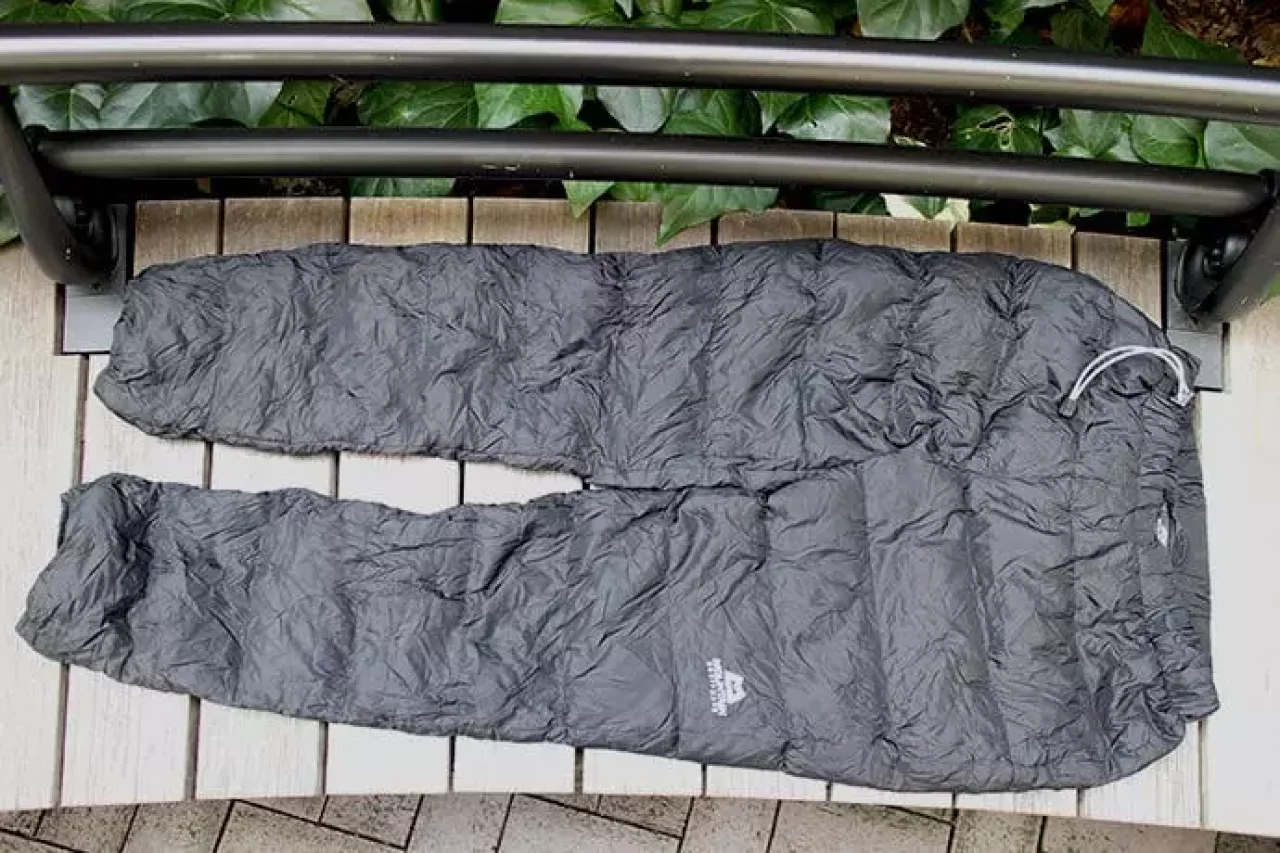 マウンテンイクイップメント ダウンパンツ