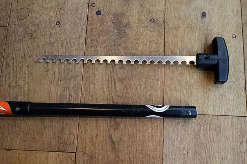 サバイバルオンスノーのショベル