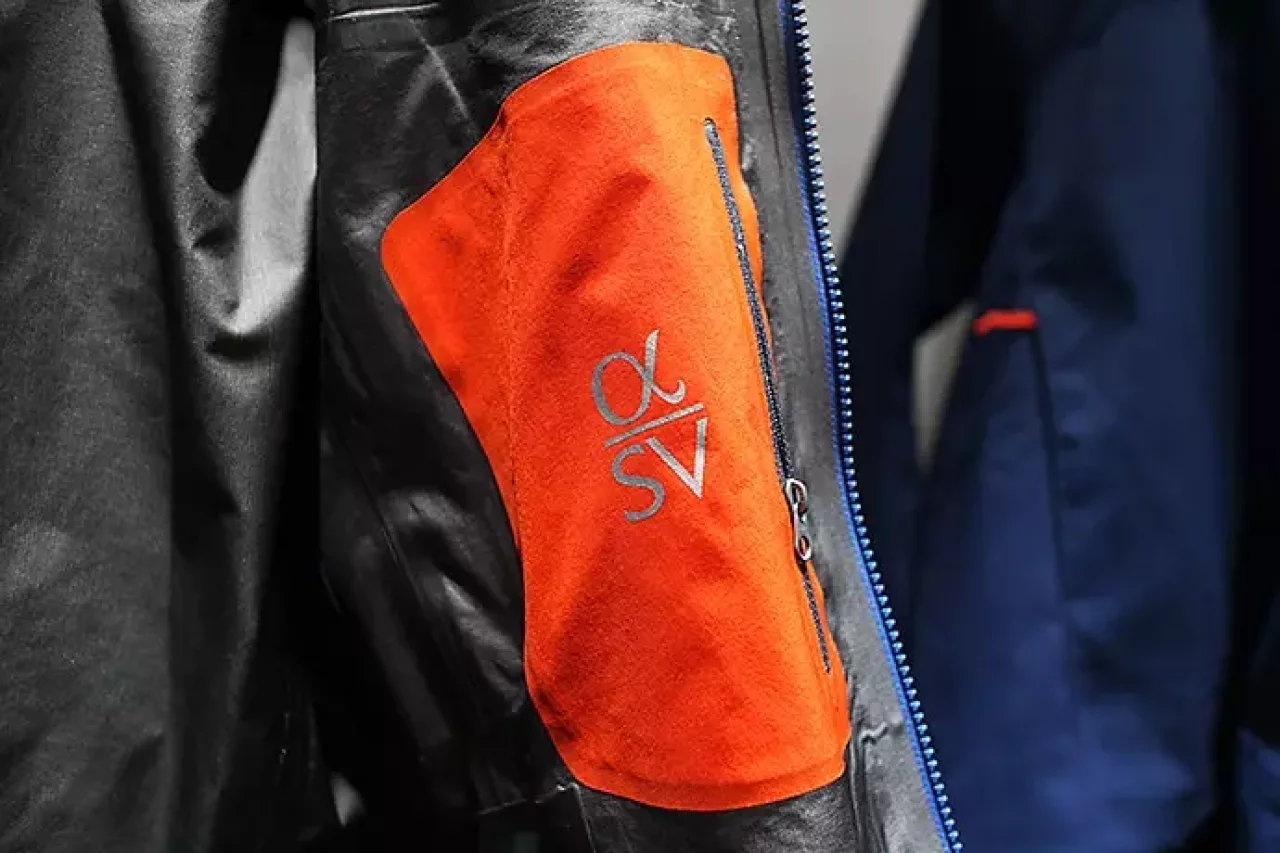 アークテリクス ハードシェル アルファSV