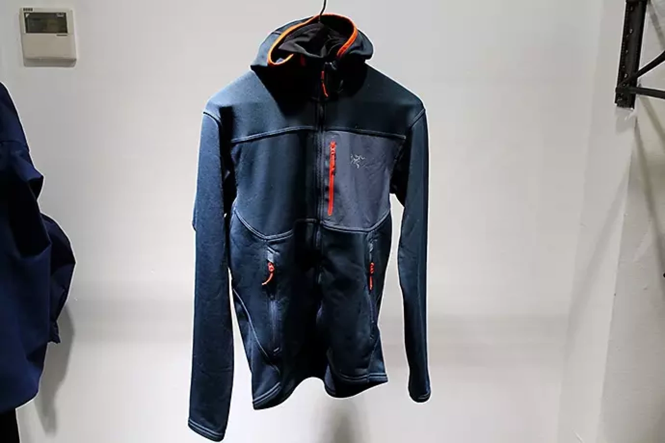 アークテリクス フォートレズフーディー 冬山で使うフリース