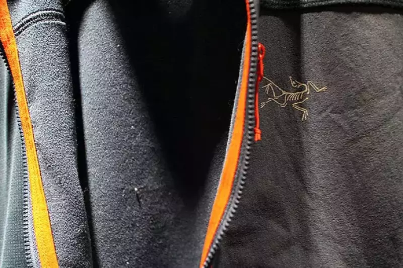 アークテリクス フォートレズ フーディー