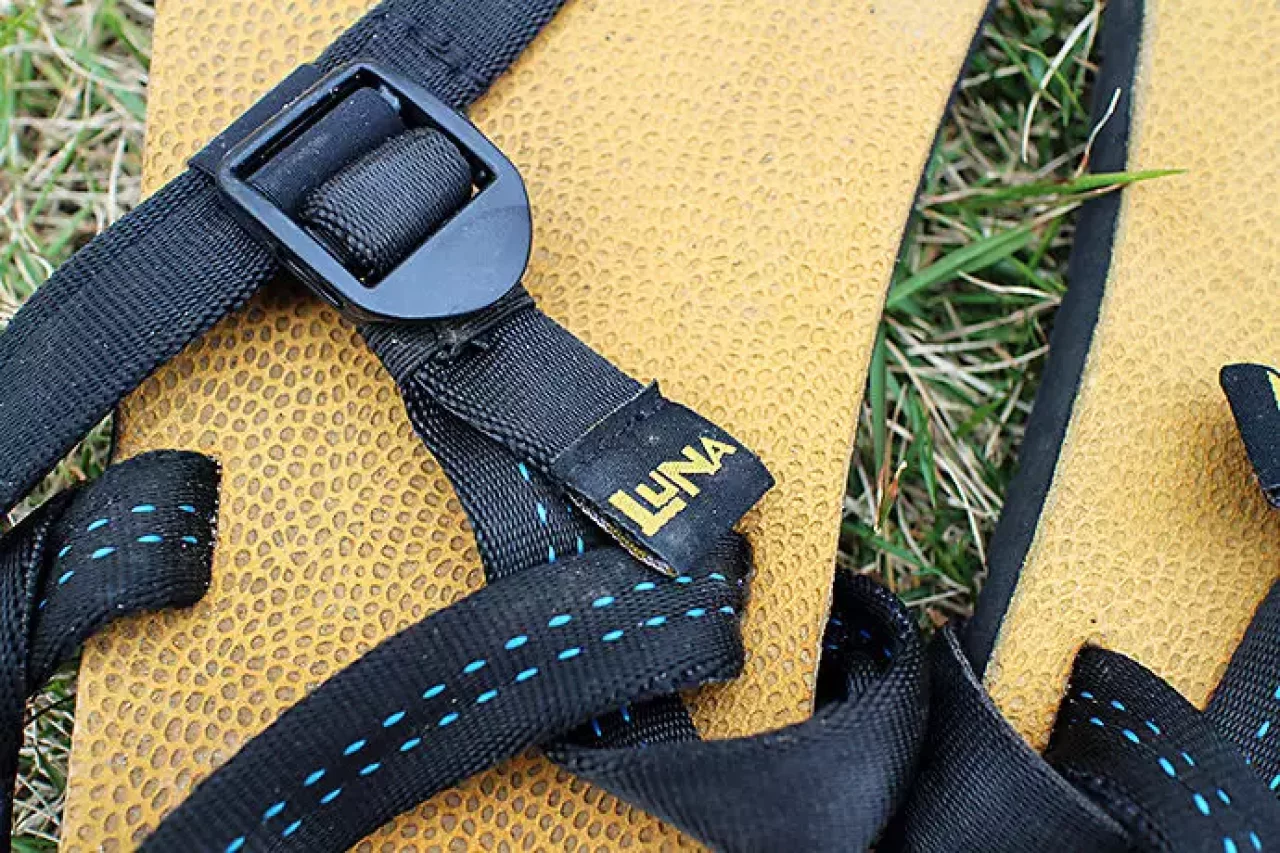 ルナサンダル「モノ・ゴート」