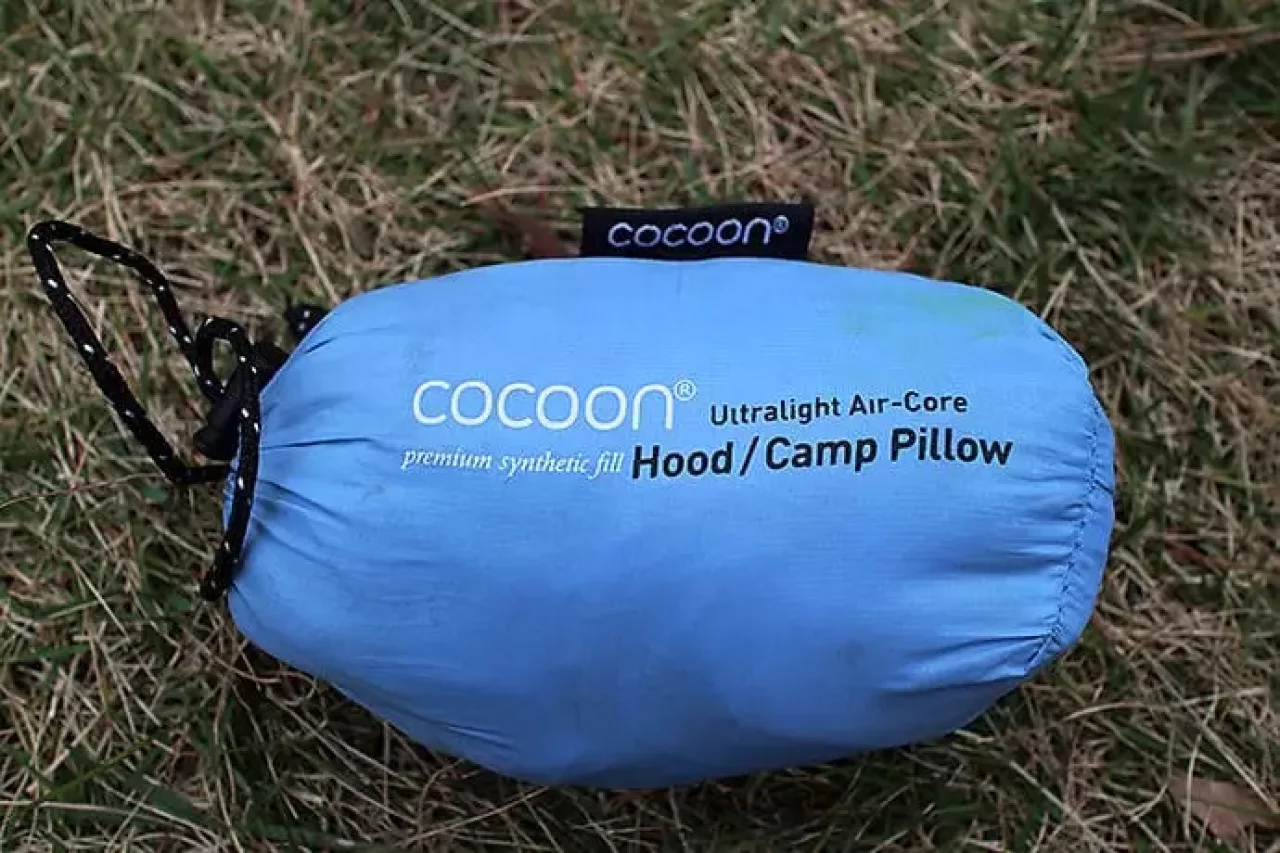 cocoon(コクーン)エアーコアHoodピローウルトラライト