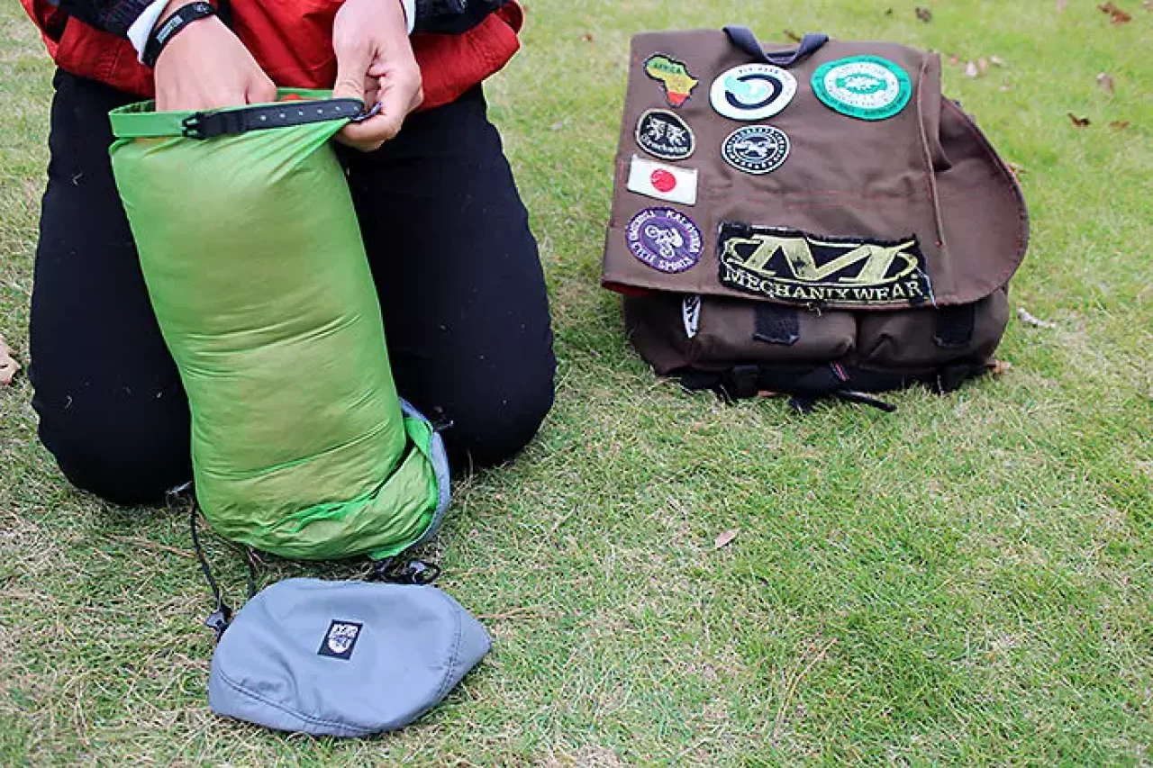 ツーリングバッグに寝袋