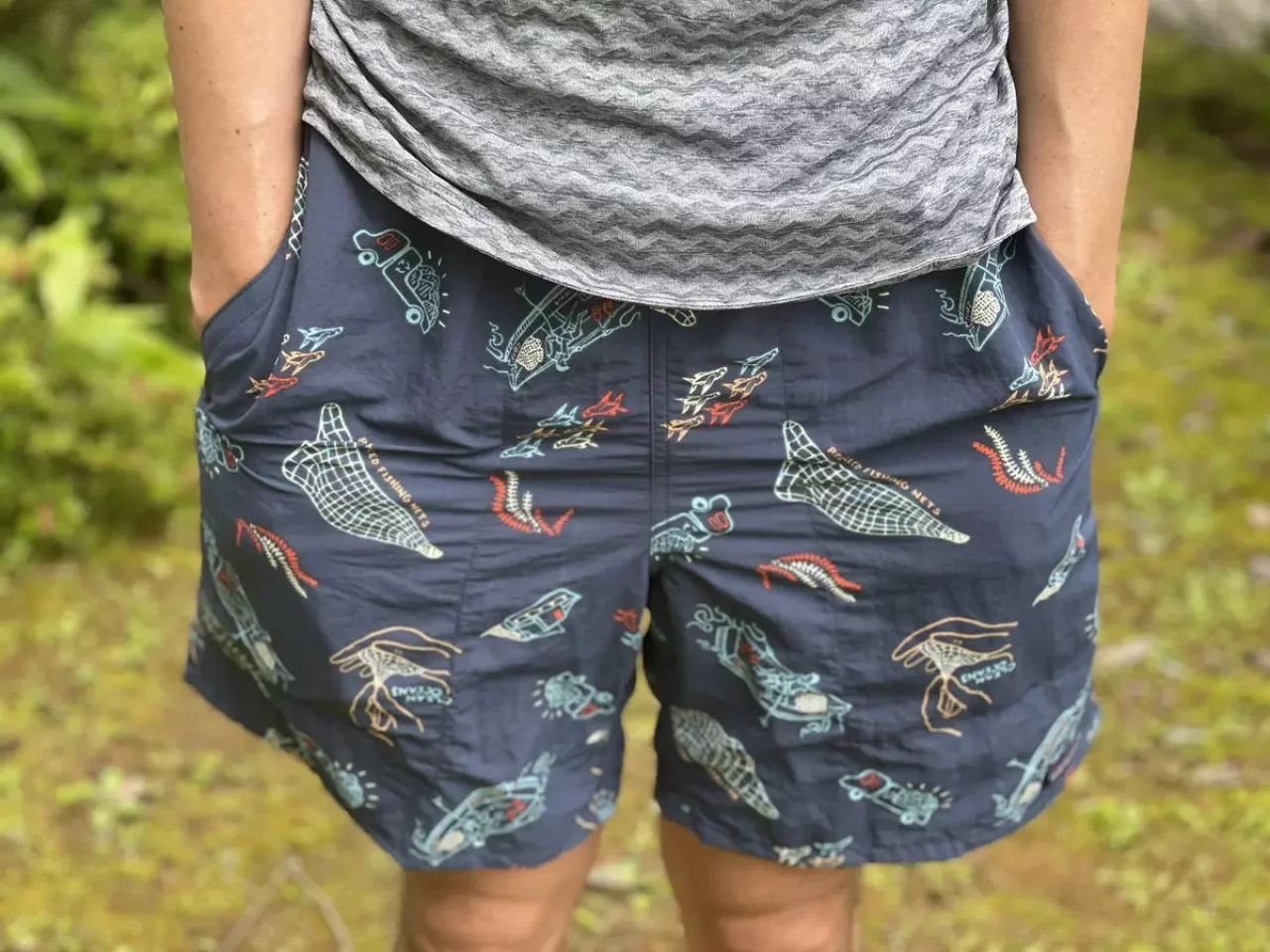 バギーズ・ロングのサイドポケットデザインと水はけの良い作り