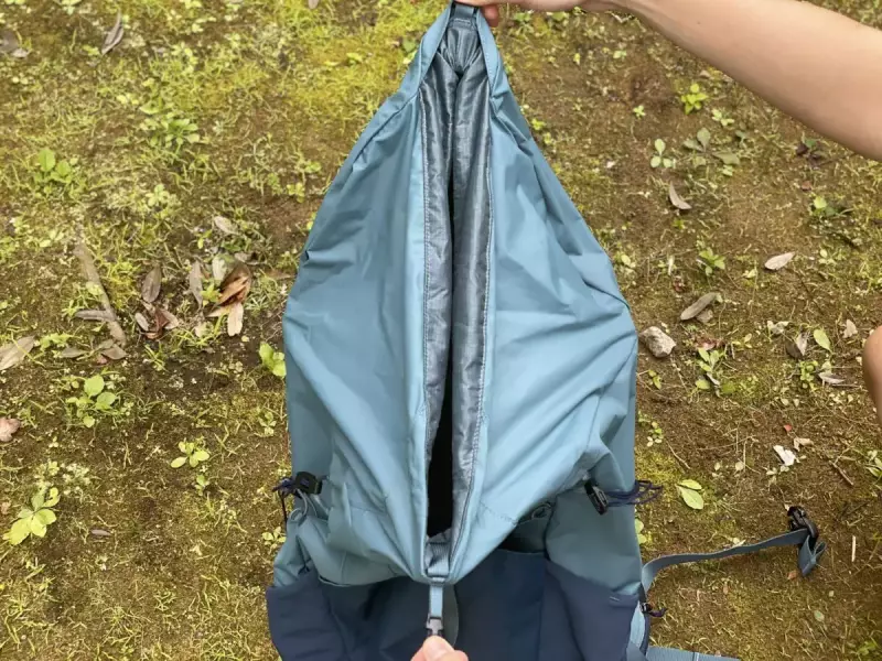 素早いものの出し入れができるポケット パタゴニア『アルトヴィア・パック36L』