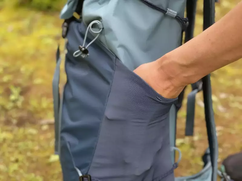 素早いものの出し入れができるポケット パタゴニア『アルトヴィア・パック36L』