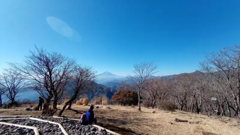 丹沢 鍋割山 山頂 富士山