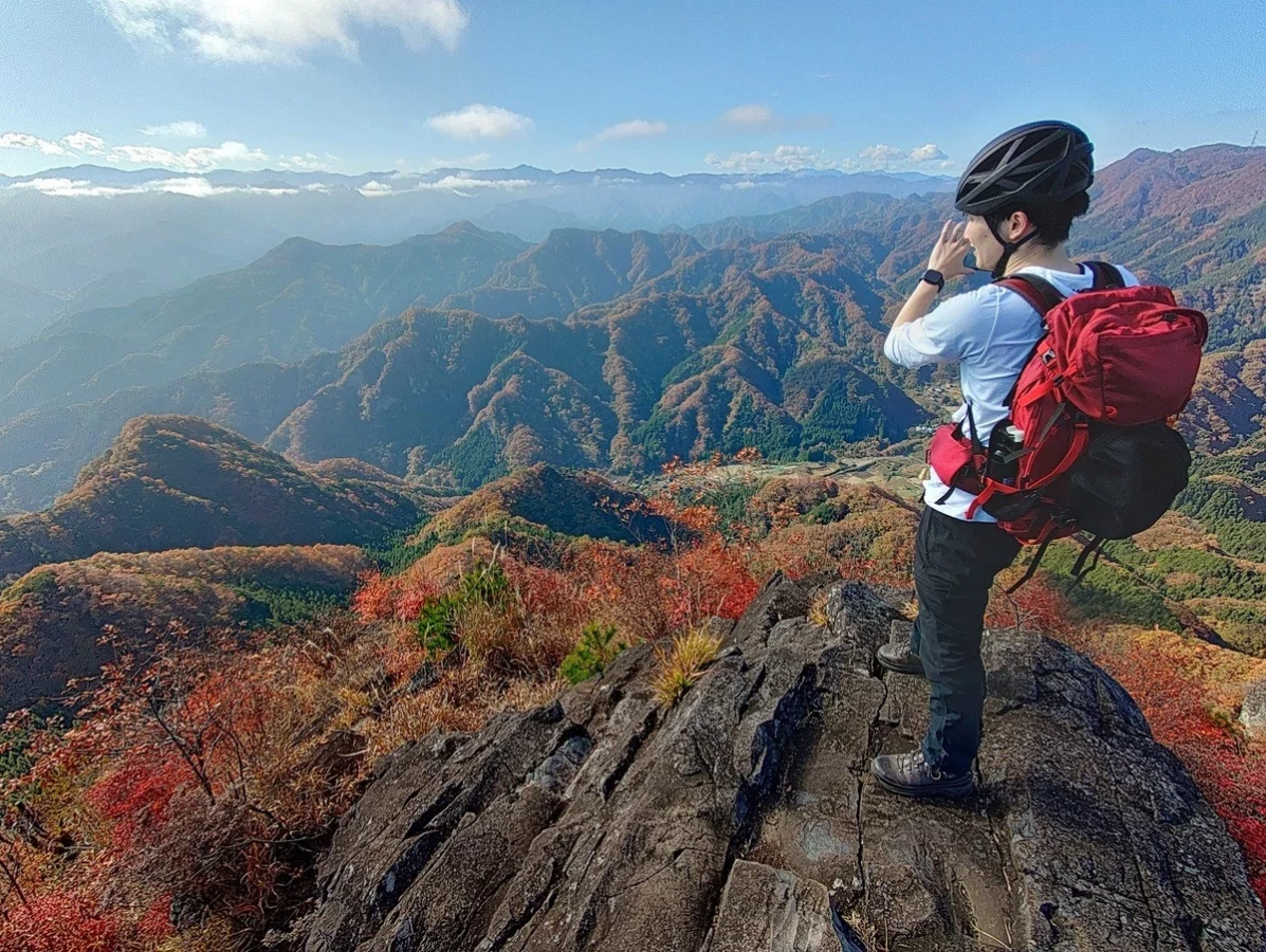 今が旬!西上州の名峰「鹿岳」 秋色の岩峰はゾクゾク感が最高!