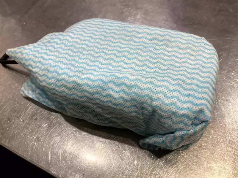 布で蒸らしていく