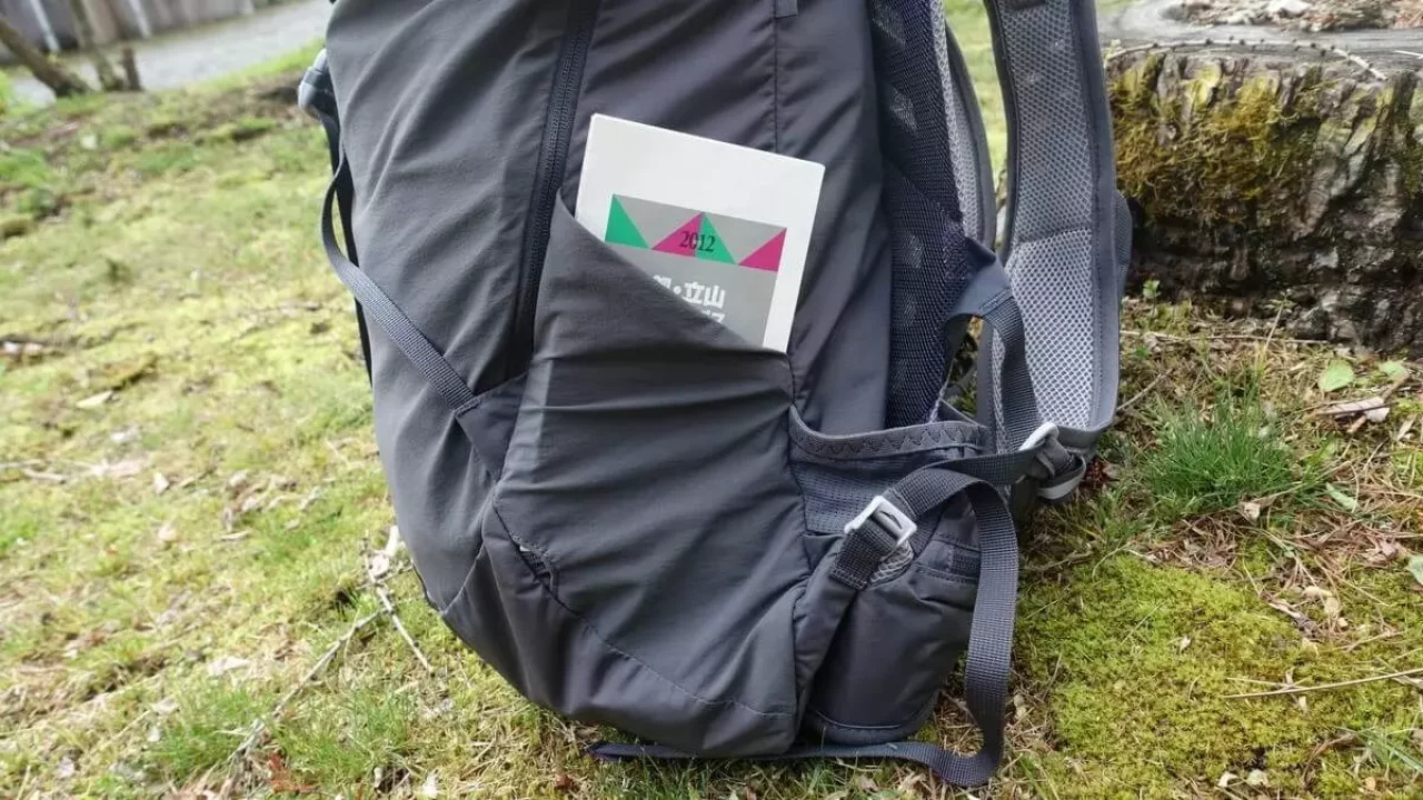 サロモン バックパック OUT NIGHT 30+5 ポケット