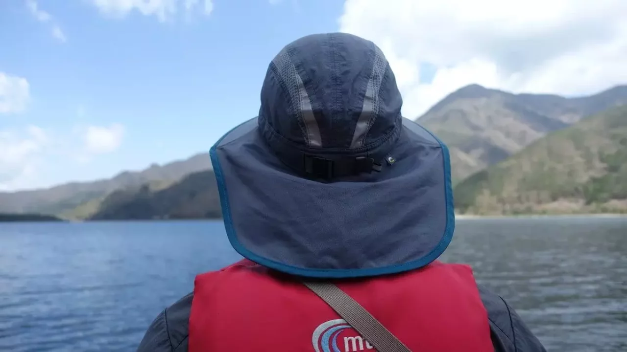 日焼けから首を守るネックカバー