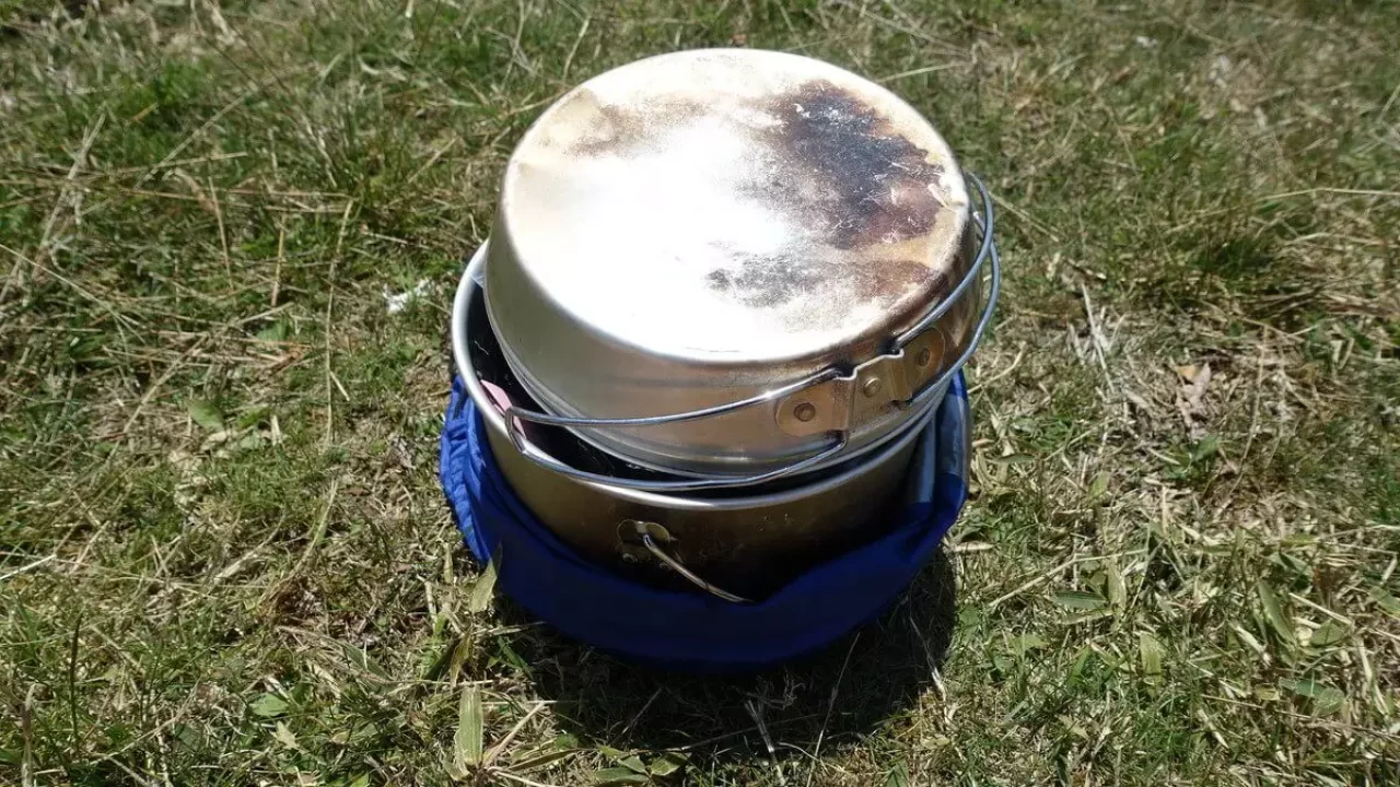 塔ノ岳頂上で楽しむランチ