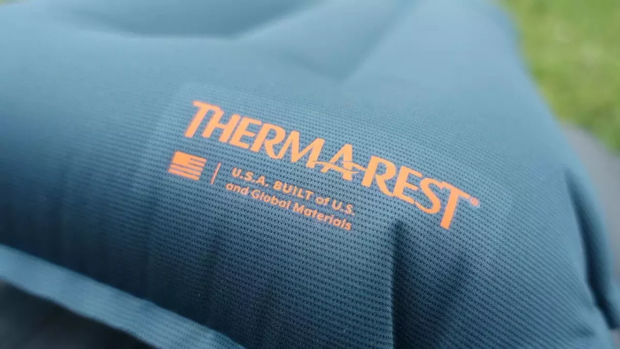 サーマレスト エアヘッドライトピロー