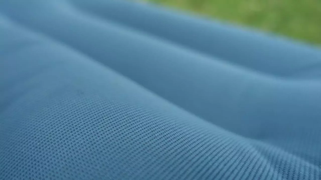 サーマレスト エアヘッドライトピロー 素材