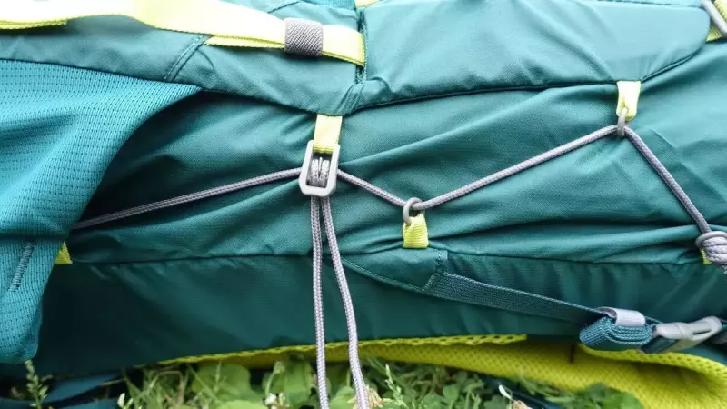 マックパックのバックパック フィヨルド40のコンプレッション